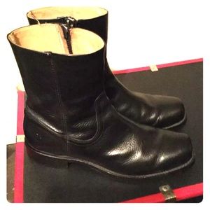 Frye Men’s Heath inside zip boot.